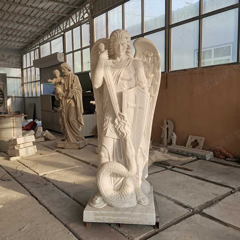 圣邁克雕塑，大理石圣邁克